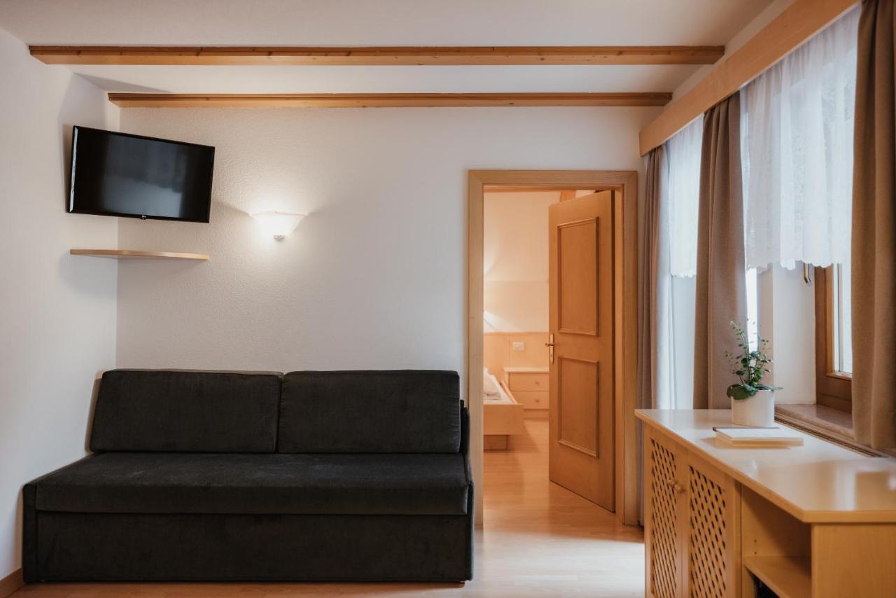 Residence Chalet Pinis Corvara In Badia Exterior photo