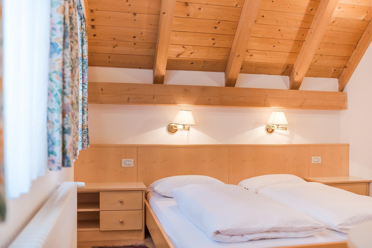 Residence Chalet Pinis Corvara In Badia Exterior photo
